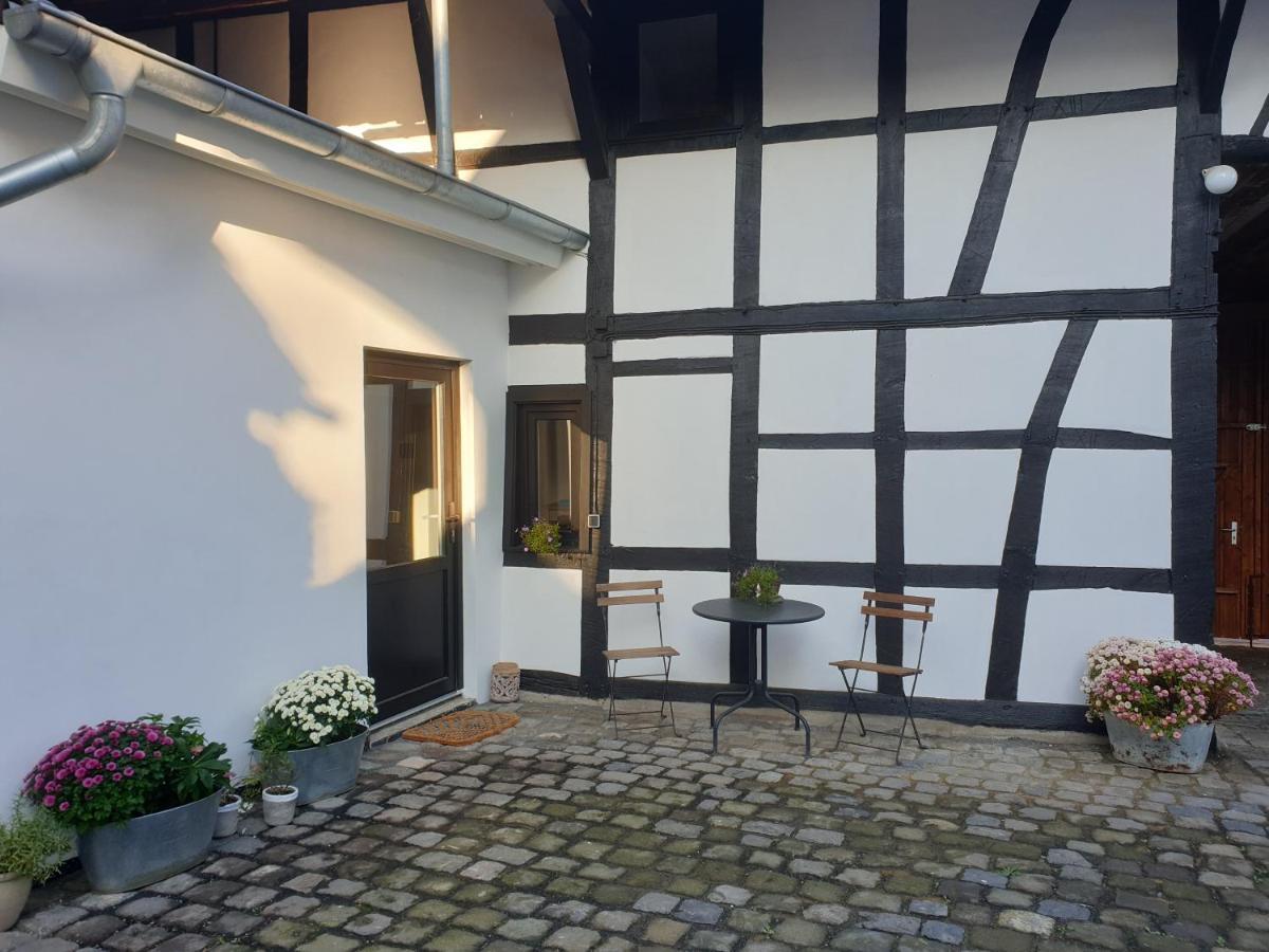 Duex-Hof Apartment Fachwerkhaus Bornheim  Dış mekan fotoğraf